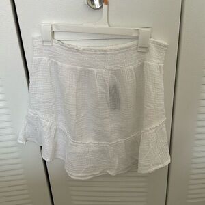 Light weight skirt perfect for the beach over a bathing suit